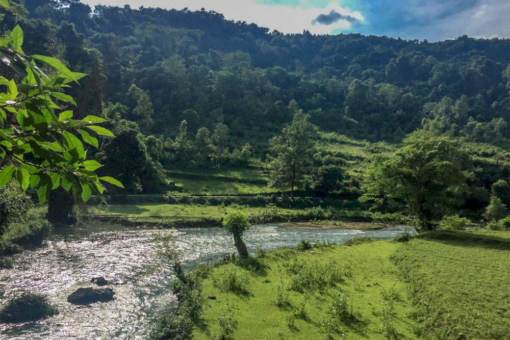 The Pac Bo Historical Site is located in Pac Bo Village, Truong Ha Commune, Ha Quang District
